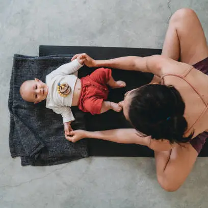 Yoga Postnatal avec Bébé