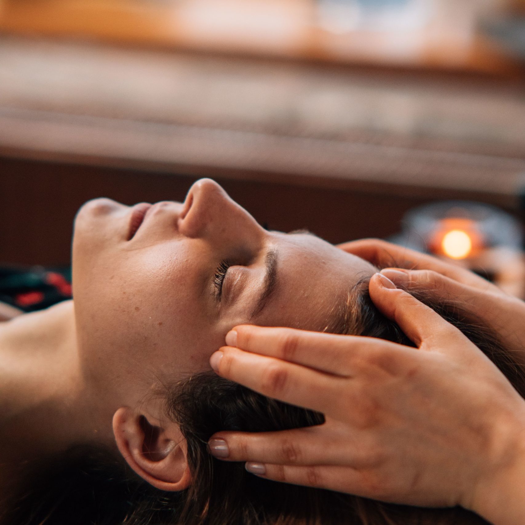 Massage indien Shiroabhyanga (cuir chevelu, visage, haut du dos)